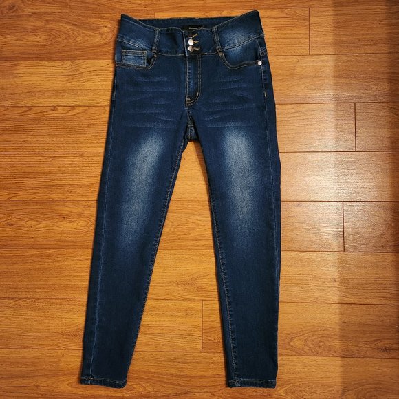 Between Us Jeans - Picture 2 of 12